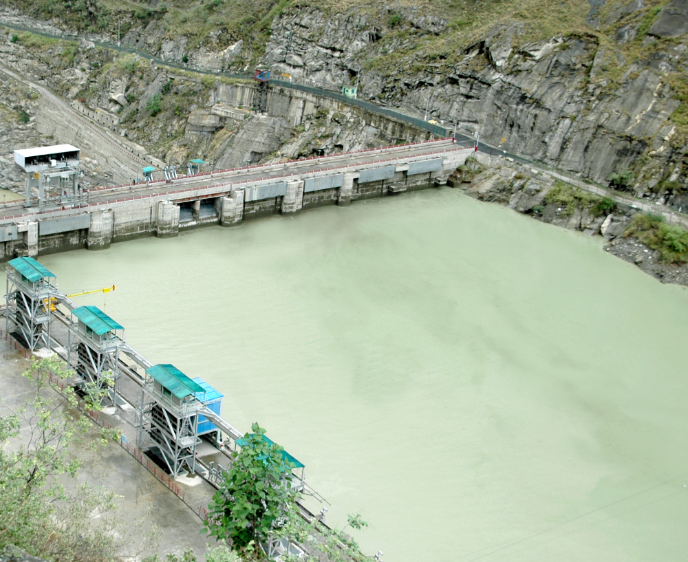 the-news-himachal-sjvn-sponsors-a-training-program-on-land-surveyor